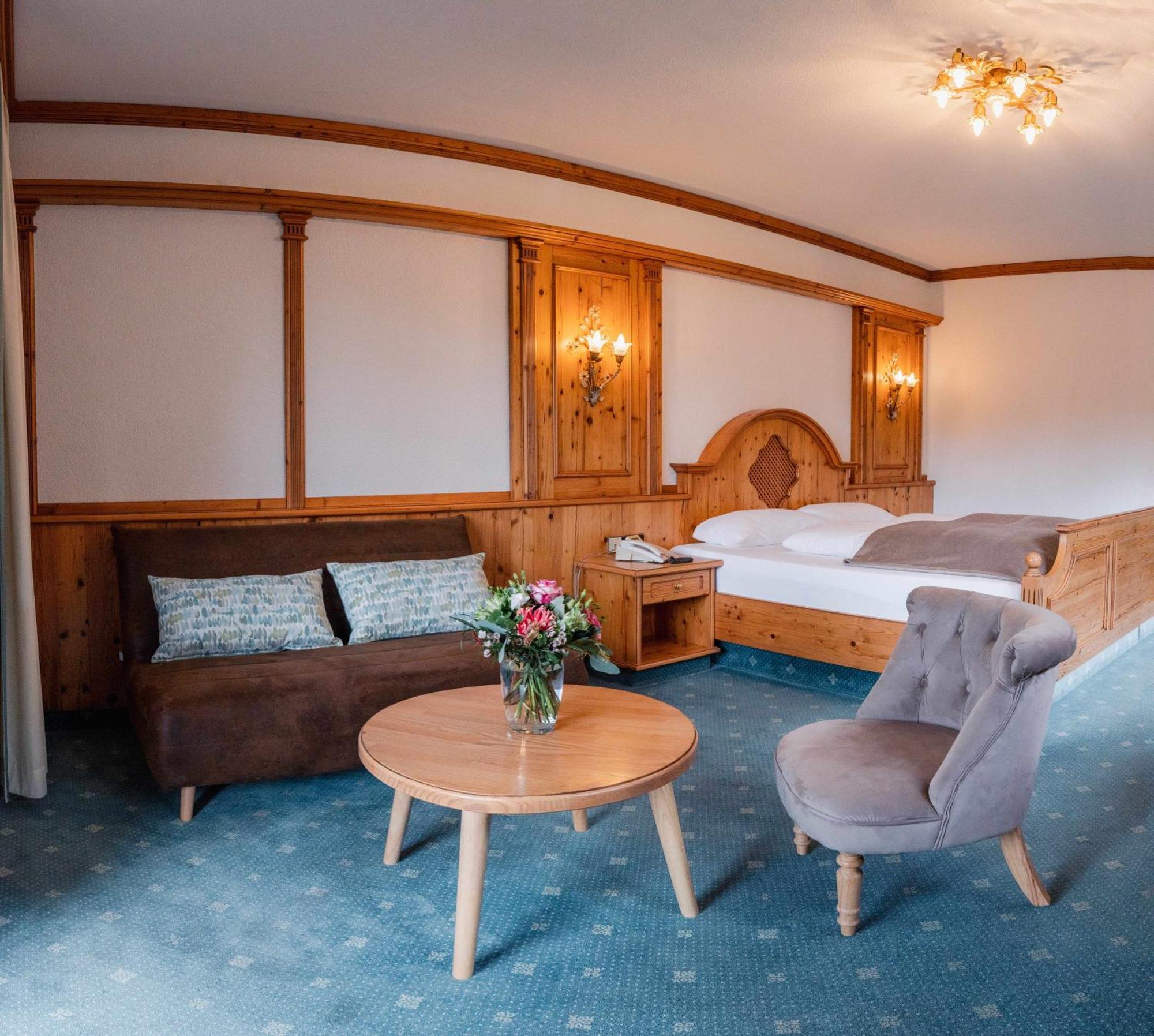 Hotel-Restaurant Kreuzberghof Tagungs- Und Veranstaltungshotel Tiefenbach  Exteriér fotografie